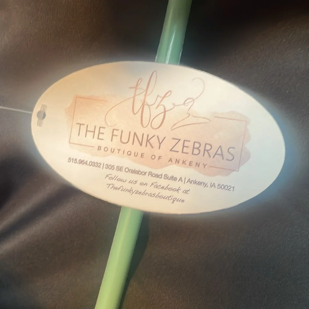 ❤️🖤Buffalo Plaid Puffy Vest (S) - Picture 5 of 6